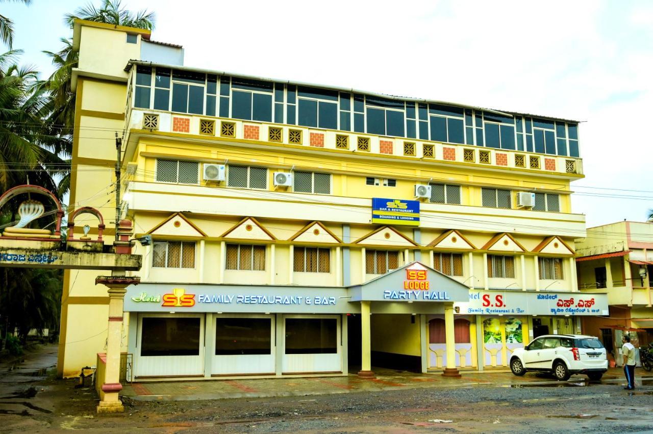 Hotel S S Residency à Padubidri Extérieur photo