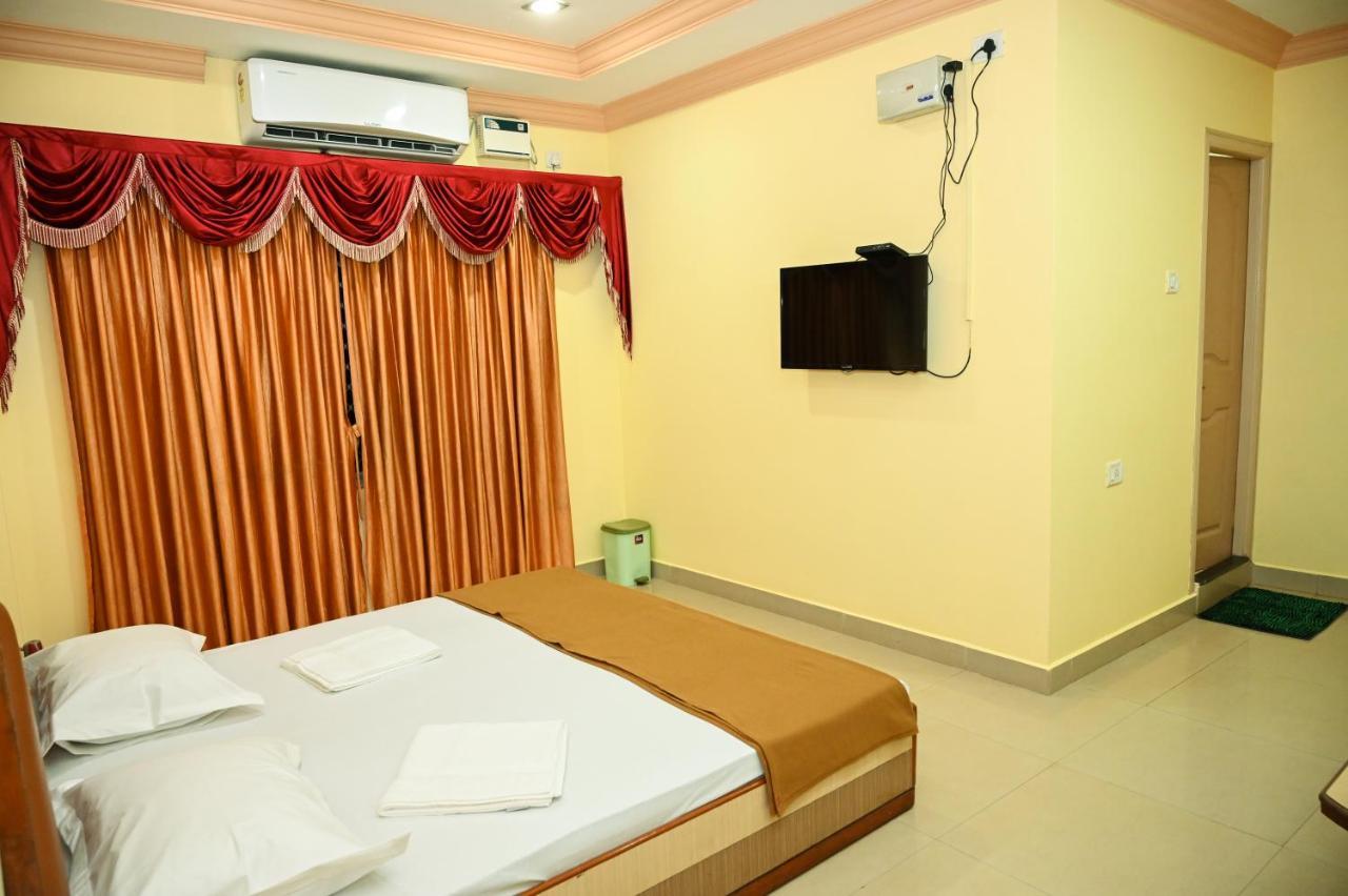 Hotel S S Residency à Padubidri Extérieur photo