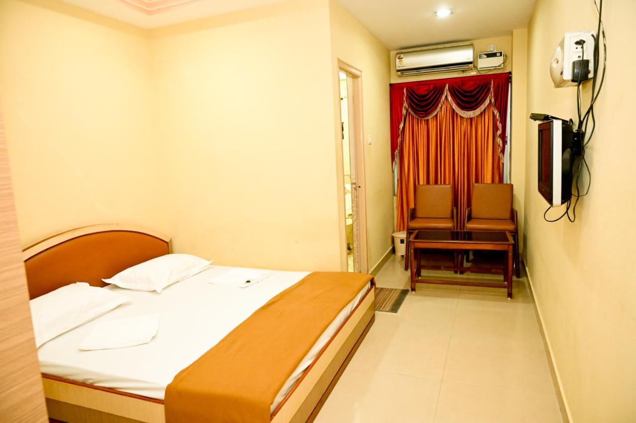 Hotel S S Residency à Padubidri Extérieur photo