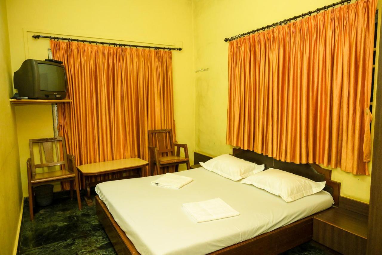Hotel S S Residency à Padubidri Extérieur photo