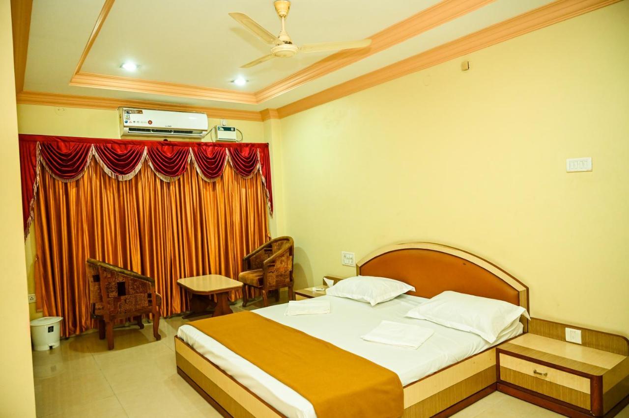 Hotel S S Residency à Padubidri Extérieur photo