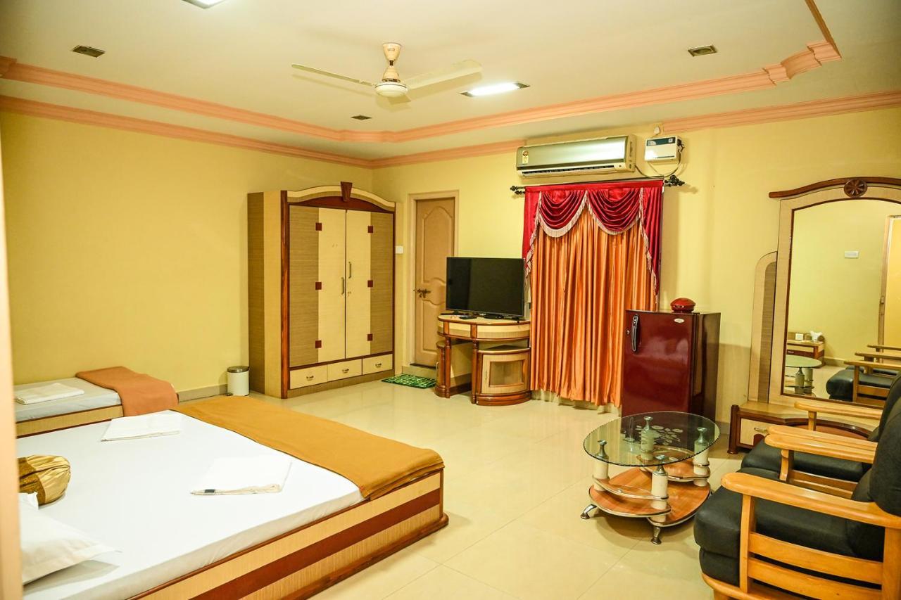 Hotel S S Residency à Padubidri Extérieur photo